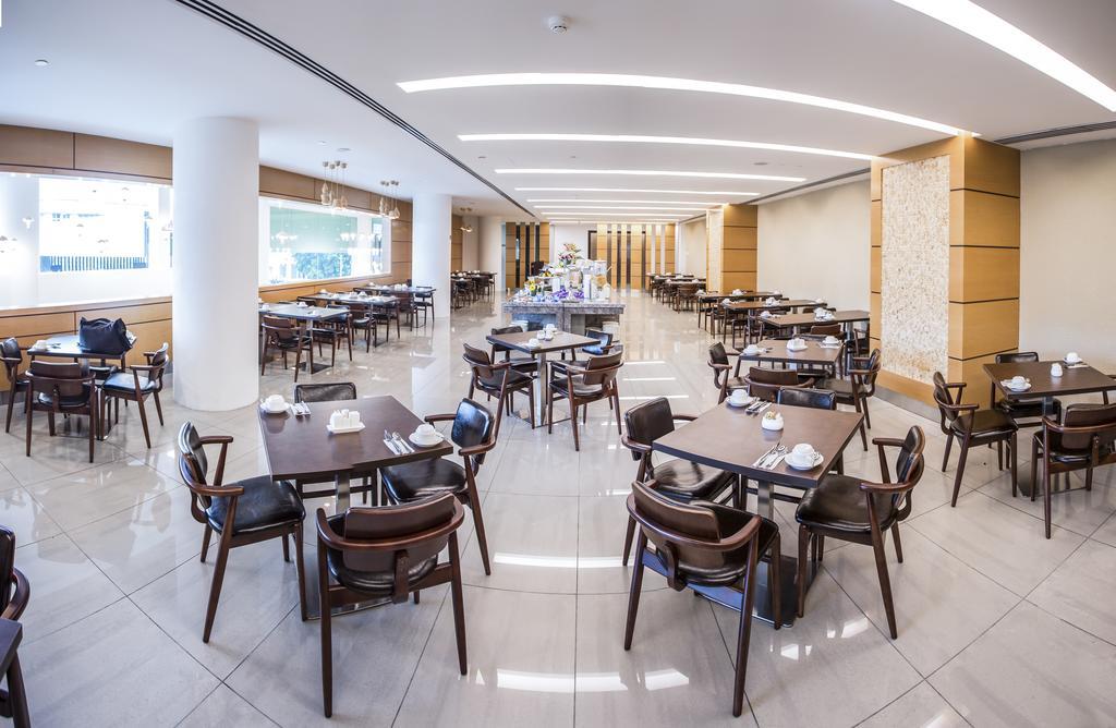 V8 Hotel Johor Bahru Exterior foto