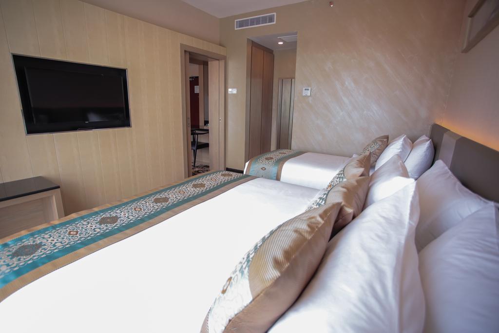V8 Hotel Johor Bahru Exterior foto